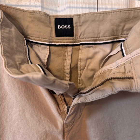 Boss Men's Classic Khaki Shorts Slice Slim Fit Size 32R 4 Pocket Button Beltloop - Picture 5 of 14